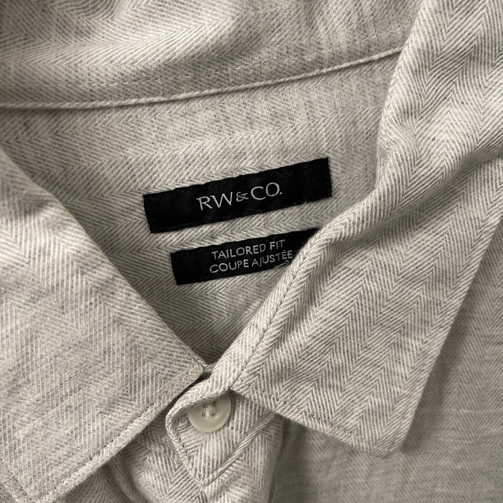 RW & Co long sleeve button down shirt